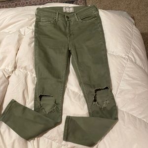 Excellent condition free people jeans! Super comfortable!